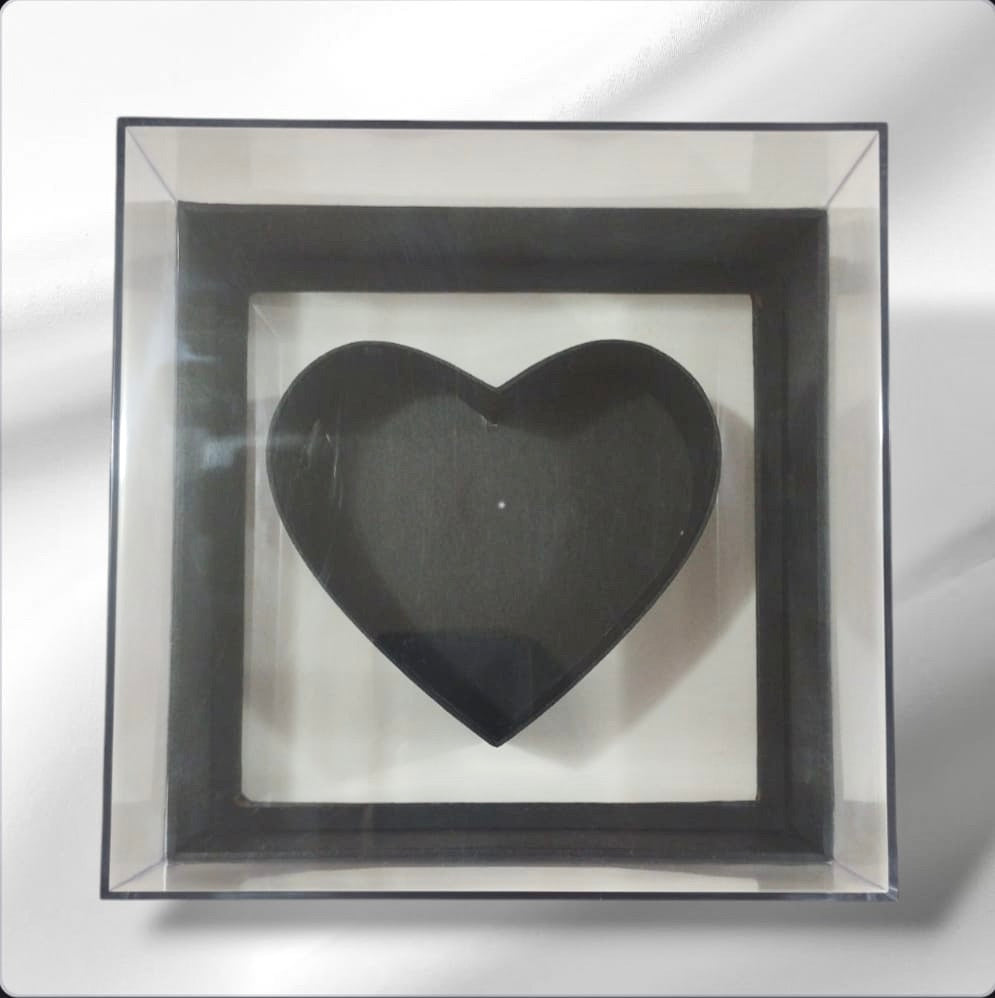 CORAZÓN - Estuche de lujo con Tapa de Acrílico 2 tamaños/ 1pz (No incluye flores)