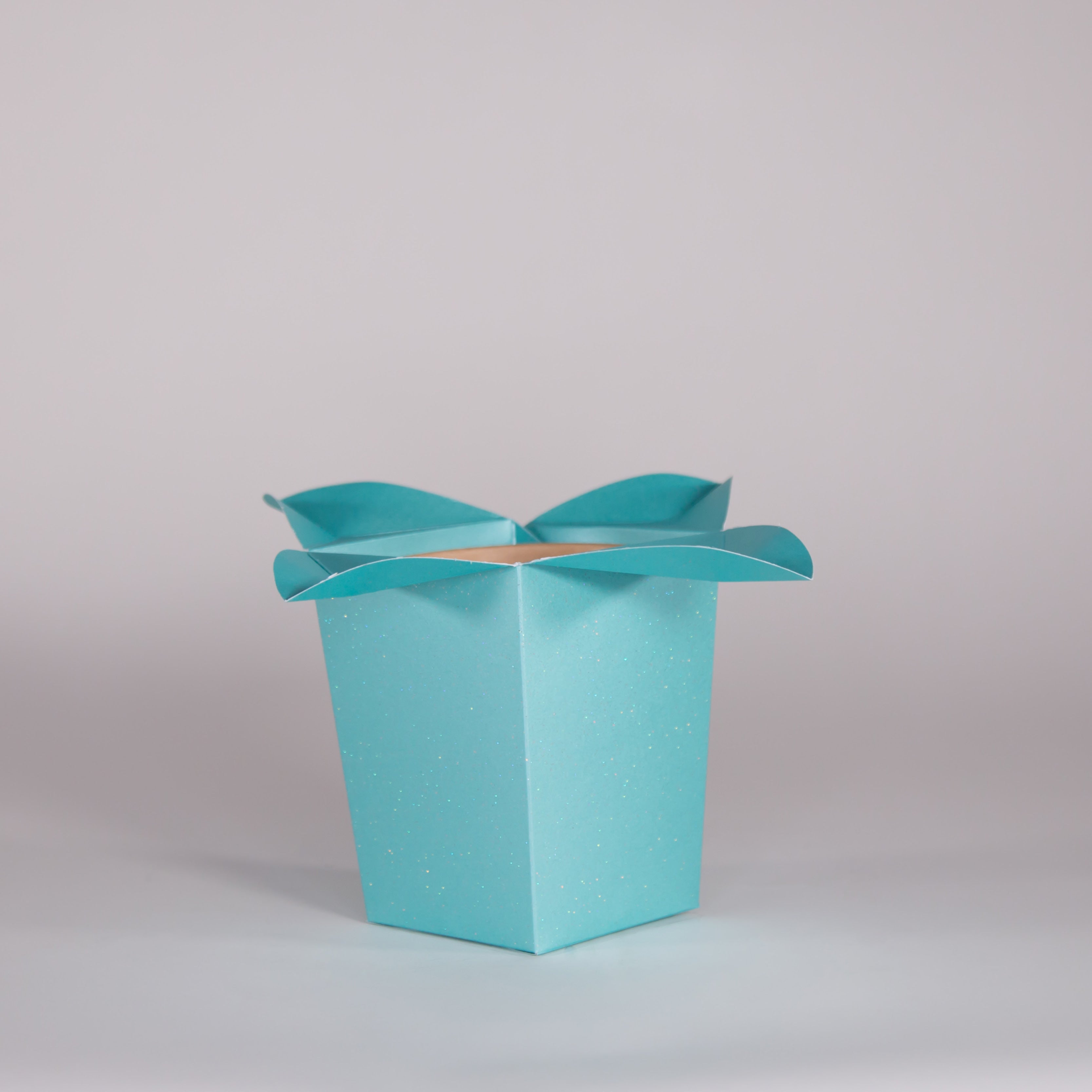 Florero FLOR DE LYS Escarchado - Edición Limitada / Precio Paq. 10pz (No incluye flores)
