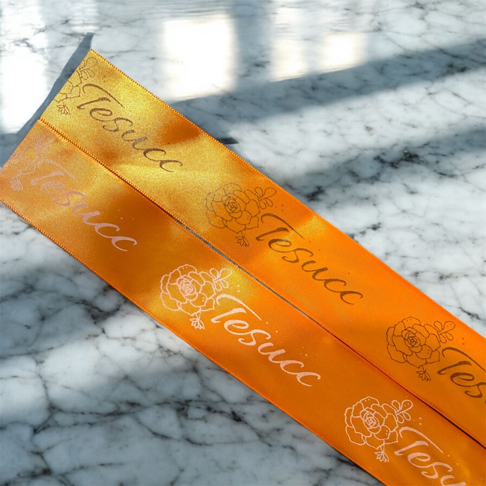 Impresión de Logo o Palabras TINTA NEGRA o TINTA BLANCA (Listón incluido)